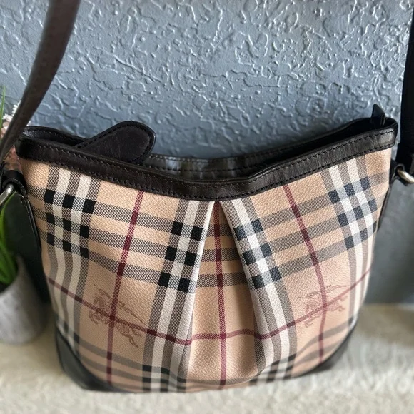 Burberry Haymarket Check Coated Canvas Crossbody Bag Excellent Condition - Picture 10 of 17